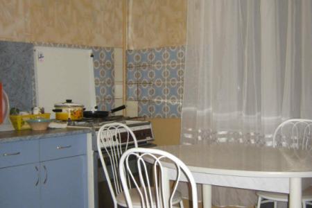 Сдаю квартиру в Луге, посуточно.