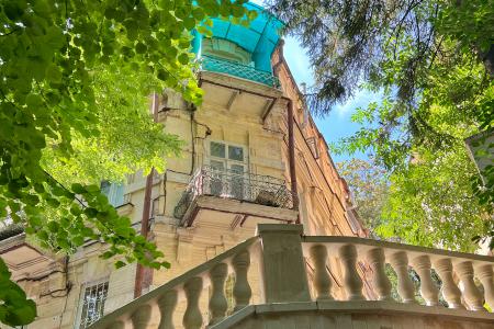 Квартира в парке с балконом