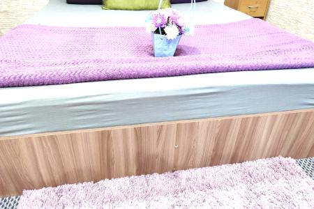 Квартирка с вайфаем на часы, сутки - центр города. Дешево.