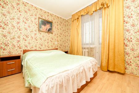 2ка  старом городе на остановке мира