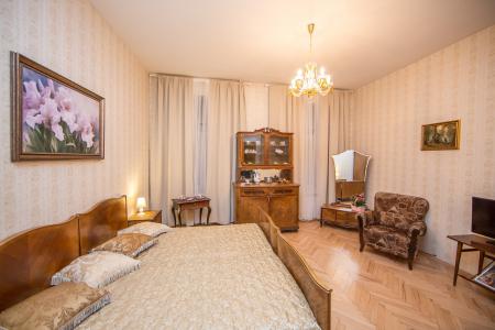 St. Isaak's 4 bedroom & 2 bathroom