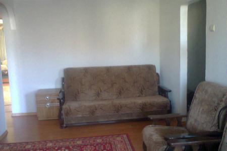 Сдаю посуточно 2-комнатную квартиру возле Краевой больницы