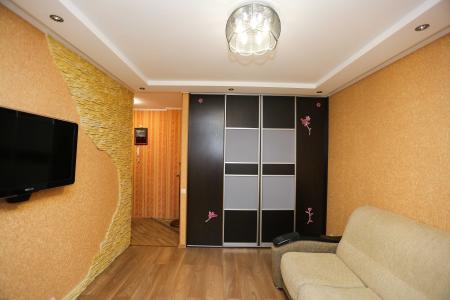 Квартира посуточно 13 мкр, 28