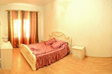 Сдается посуточно 3-х ком. Центр ул. Маяковского 6