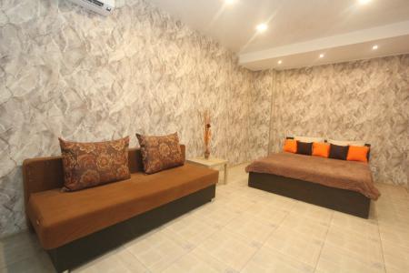 Новая квартира с кондиционером и качественным ремонтом готова к приёму гостей!!! На месяц, на неделю