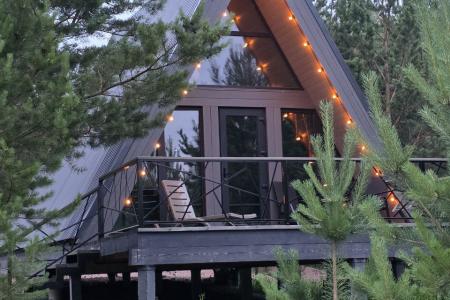 А-frame в сосновом лесу с видом на горы. 5 км от г.Красноярска