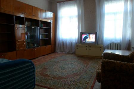 Двухкомнатная квартира возле ЖД-вокзала