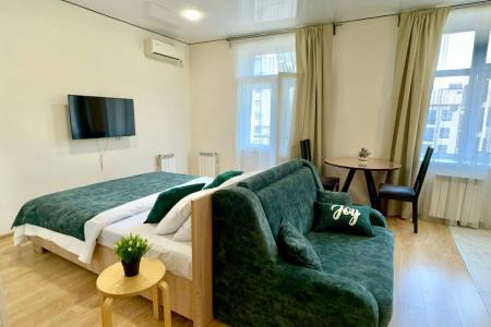 Апартаменты у Кремля, ДЖ-вокзал