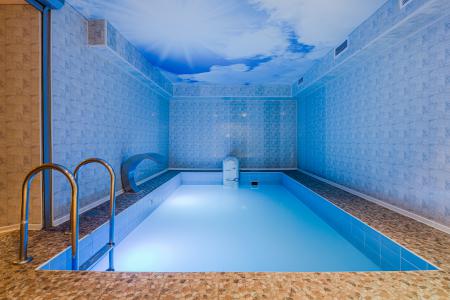 Коттедж Петровское Барокко с бассейном и бильярдом