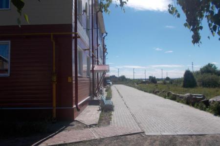 Торговый комплекс "Ярмарка", два продуктовых магазина, Дикси, Виктория, Алмаз,дк-Авангард,кафе-"Тере