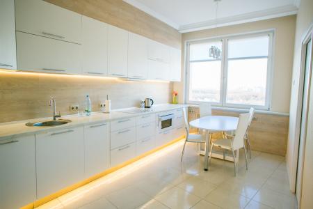 Апартаменты у метро Ботанический Сад  в доме Бизнес класса!