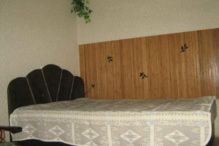 Сдаю посуточно  или на месяц квартиру у моря  рядом Апельсин