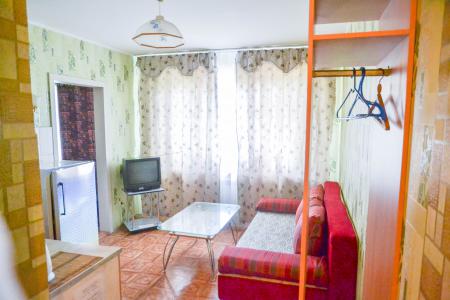 Предоставляем несколько вариантов комнат гостиничного типа и квартир.