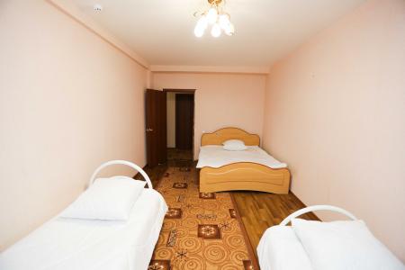 Квартира посуточно 15 мкр, 22, кв. 13