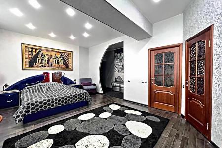 Студия &laquo;LUX&raquo; центр 107 квартал 3 дом