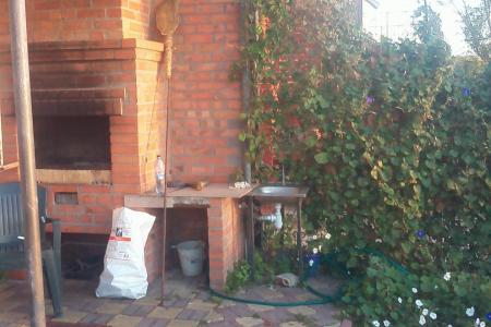 Дом со своим спуском в море.