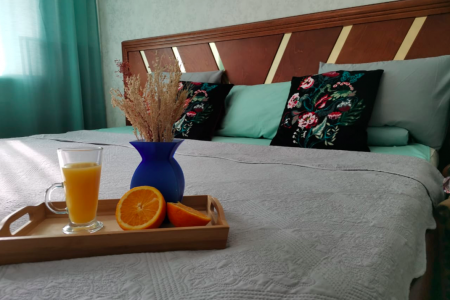 Сдам 2х комнатную квартиру у метро Студенческая.