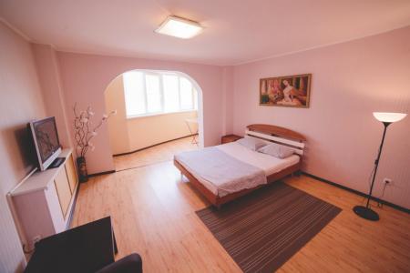 Пушкина 43 С ВИДОМ НА ПЛ.С.ЮЛАЕВА