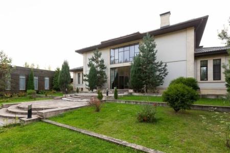 Коттедж для праздничных мероприятий вместимостью до 100 гостей