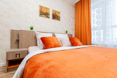 Cosmos Apart ПРОСТОРНАЯ ЕВРО-ДВУХКОМНАТНАЯ КВАРТИРА В ТИХОМ РАЙОНЕ ДЛЯ 4 ГОСТЕЙ