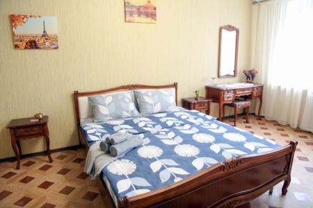 Апартаменты на Николая Семенова