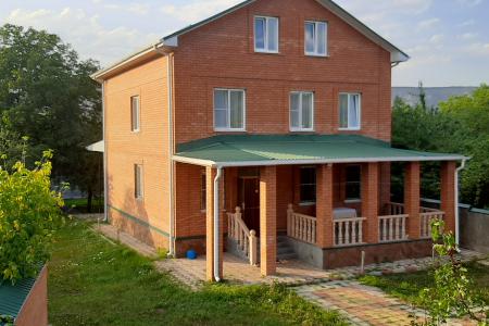 Трёхэтажный дом.