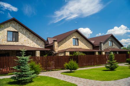 Коттедж с баней и бассейном