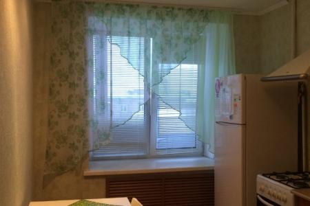 Двухкомнатная квартира возле Каскада.