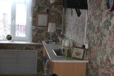 Благоустроенная трёхкомнатная квартира с отдельным входом.