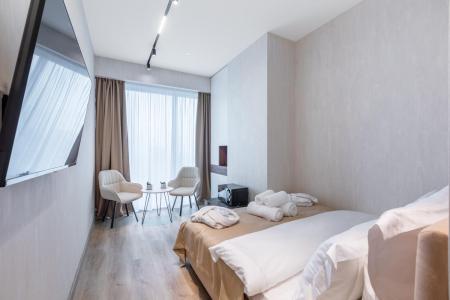 Панорамная студия в Москва-Сити с видом на башни и город