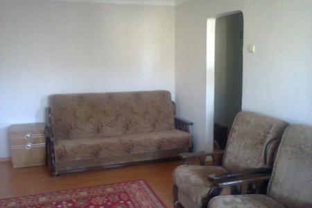 Сдаю посуточно 1-комнатную квартиру возле Краевой больницы