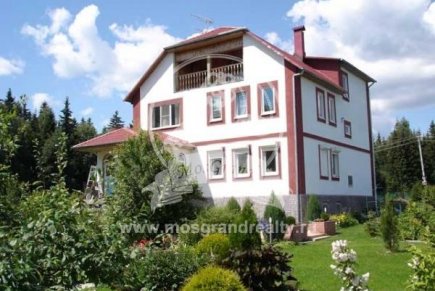 Коттедж по Дмитровскому шоссе для компании на 15 человек с бильярдом и каминным залом