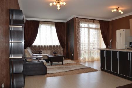 3-х комнитная квартира возле моря в курортном городке