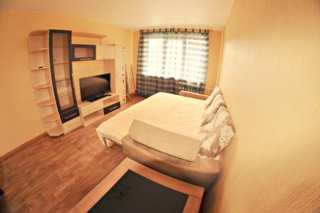 Двухкомнатная квартира,часы и сутки