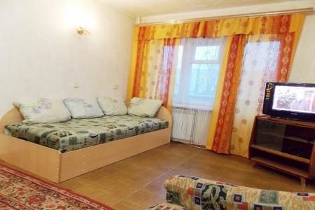 Сдаю 2-комнатную квартиру по ул.Ленинградская, 14