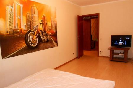 Сдаю посуточно 2к в центре Барнаула, отл. сост