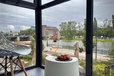 Апартаменты с панорамным видом на реку и балконом в Рыбной деревне