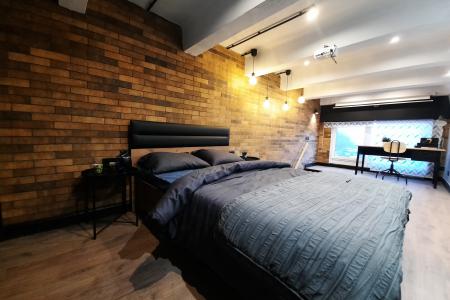 Сдаются двухуровневые апартаменты рядом с метро