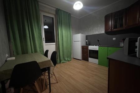 Двухкомнатная квартира с двумя балконами.