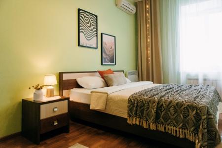 Двухкомнатная квартира с двумя спальнями в районе Комсомольской площади!