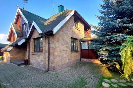 Коттедж 250 м² на участке 16 сот.