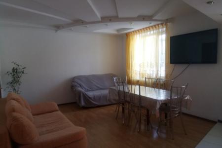 Двухэтажный дом посуточно