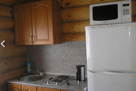 Сдается посуточно 2-х этажный, теплый, бревенчатый коттедж 75 кв м. в красивом лесном месте на реке