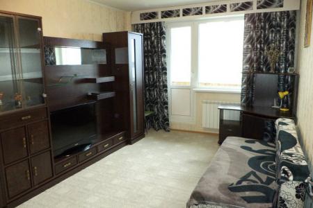 Однокомнатная квартира посуточно на ул. 60 лет Октября д.70