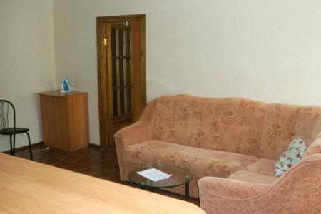 2к квартира прямо на площади Ленина, у Оперного театра, Центрального парка, НИИТО, стадиона СПАРТАК