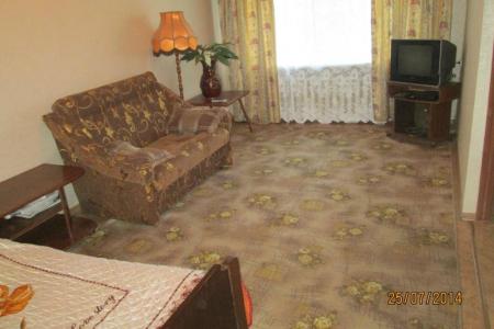 1 комн на сутки и на часы Есенина 34