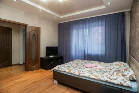 Посуточно 1-комнатная квартира, Атакент, район Выставки