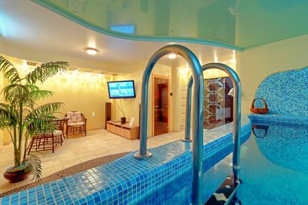 Дом с дизайнерским дизайном, баней и сауной рядом с берегом Москва река на 18 гостей