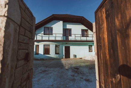 Незабываемый коттедж в Восточном стиле с бассейном и бильярдом.