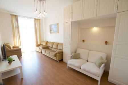 Двухкомнатная квартира возле метро Московская